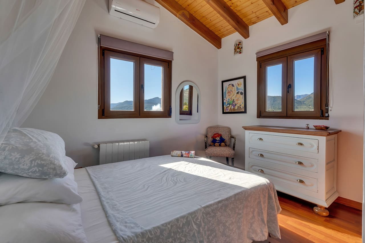 6 Zimmer Villa zu verkaufen in Alcalali / Alcanali mit Pool Garage - 649.950 € (Ref: 9810415)