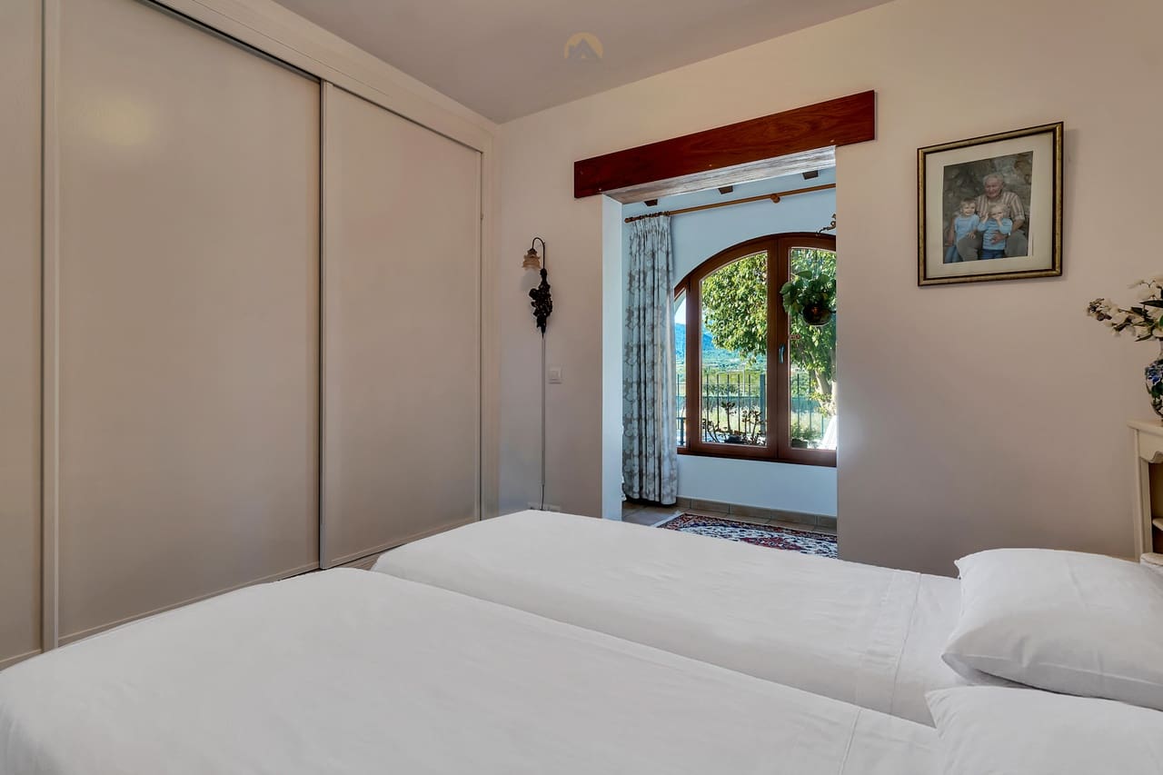6 Zimmer Villa zu verkaufen in Alcalali / Alcanali mit Pool Garage - 649.950 € (Ref: 9810415)