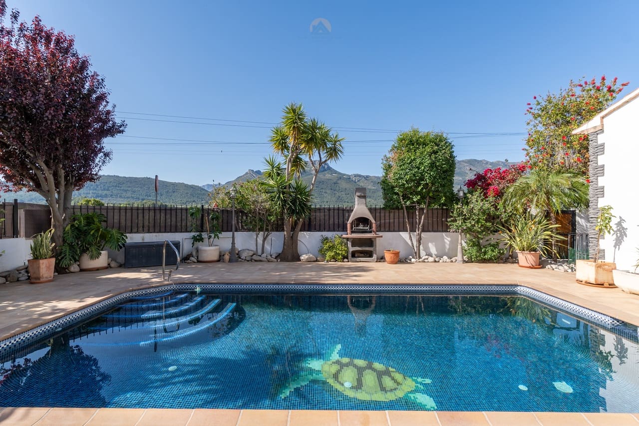 6 Zimmer Villa zu verkaufen in Alcalali / Alcanali mit Pool Garage - 649.950 € (Ref: 9810415)