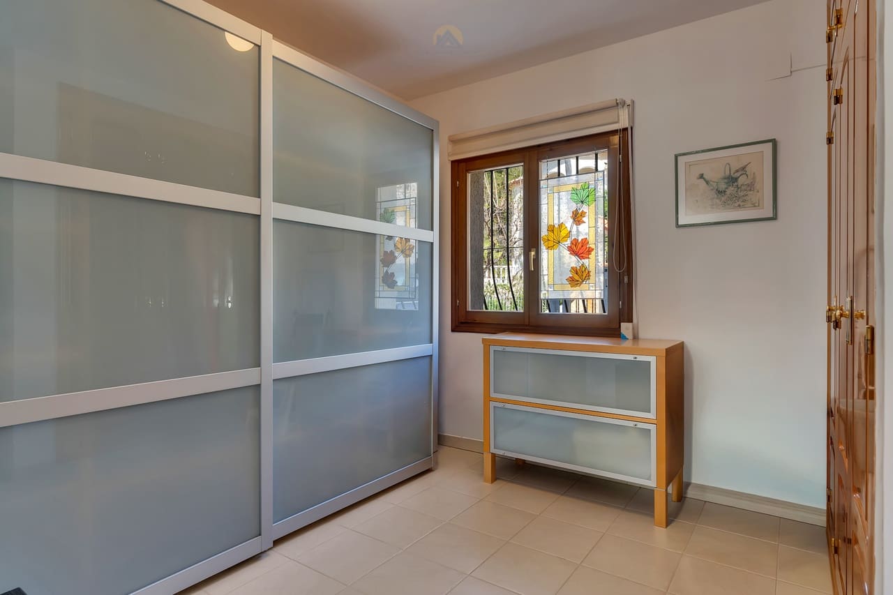 7 chambre Villa/Maison à vendre à Jalon / Xalo avec piscine - 599 000 € (Ref: 9810416)