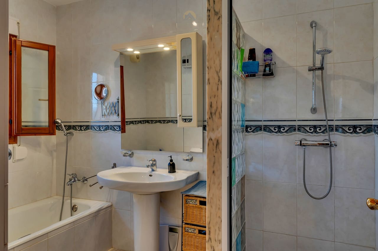 7 chambre Villa/Maison à vendre à Jalon / Xalo avec piscine - 599 000 € (Ref: 9810416)