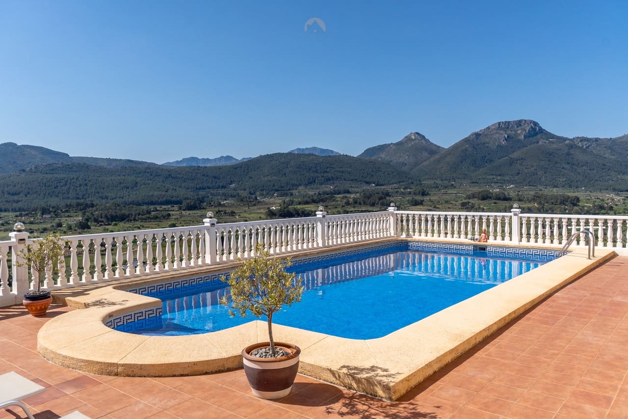 7 chambre Villa/Maison à vendre à Jalon / Xalo avec piscine - 599 000 € (Ref: 9810416)