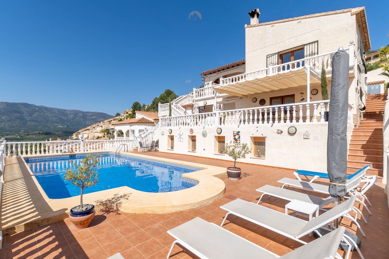 7 chambre Villa/Maison à vendre à Jalon / Xalo avec piscine - 599 000 € (Ref: 9810416)