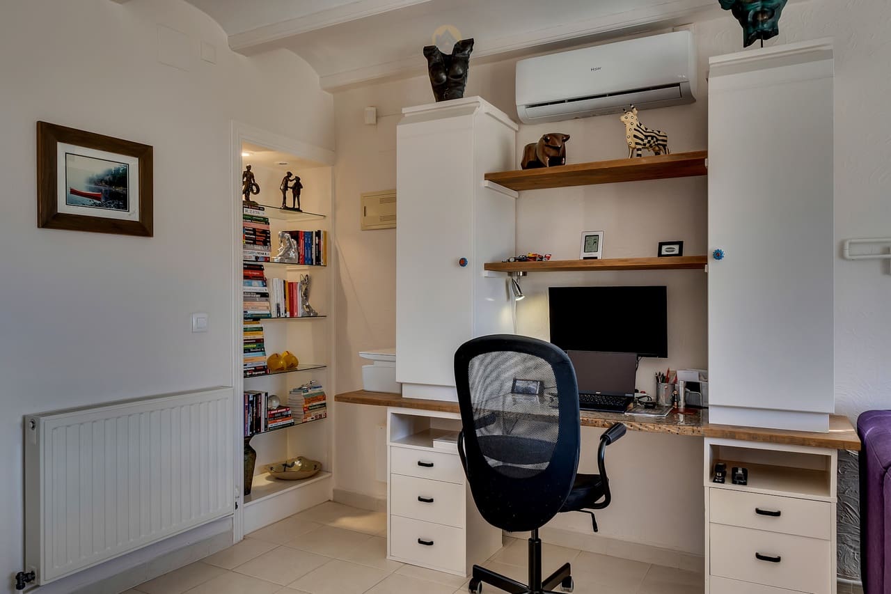 7 chambre Villa/Maison à vendre à Jalon / Xalo avec piscine - 599 000 € (Ref: 9810416)