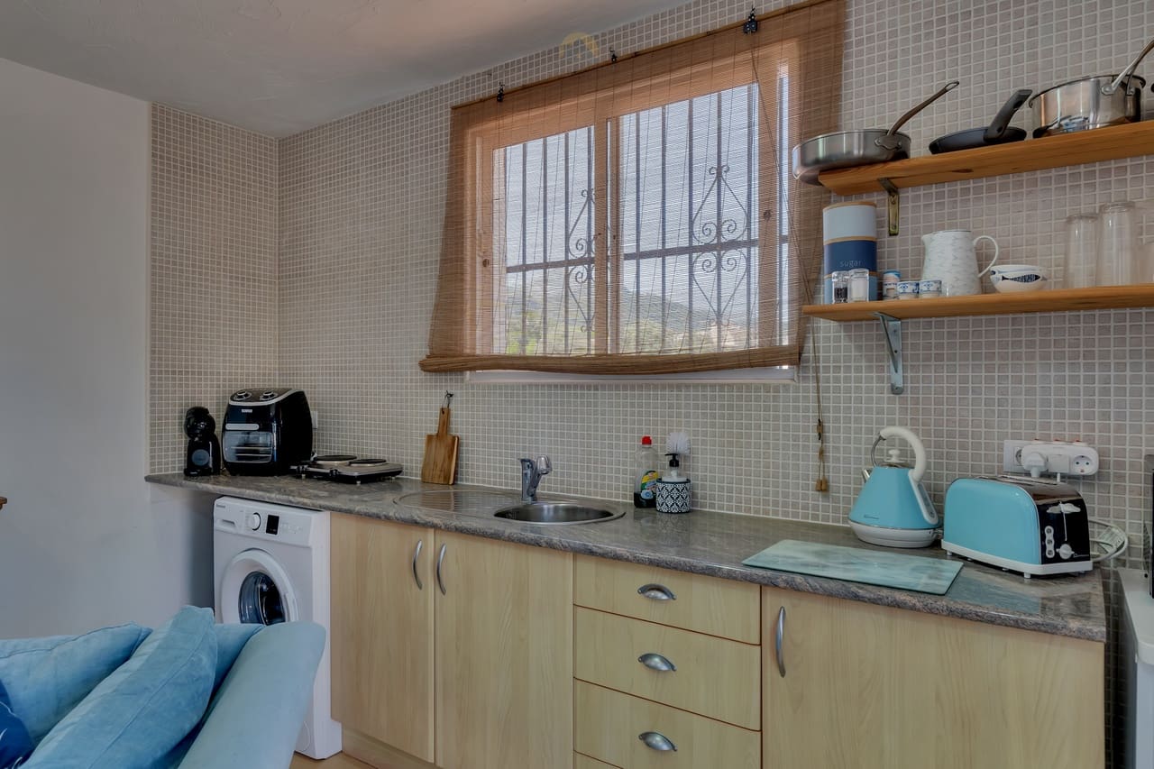 4 soveværelse Villa til salg i Orba med swimmingpool - € 515.000 (Ref: 9812466)