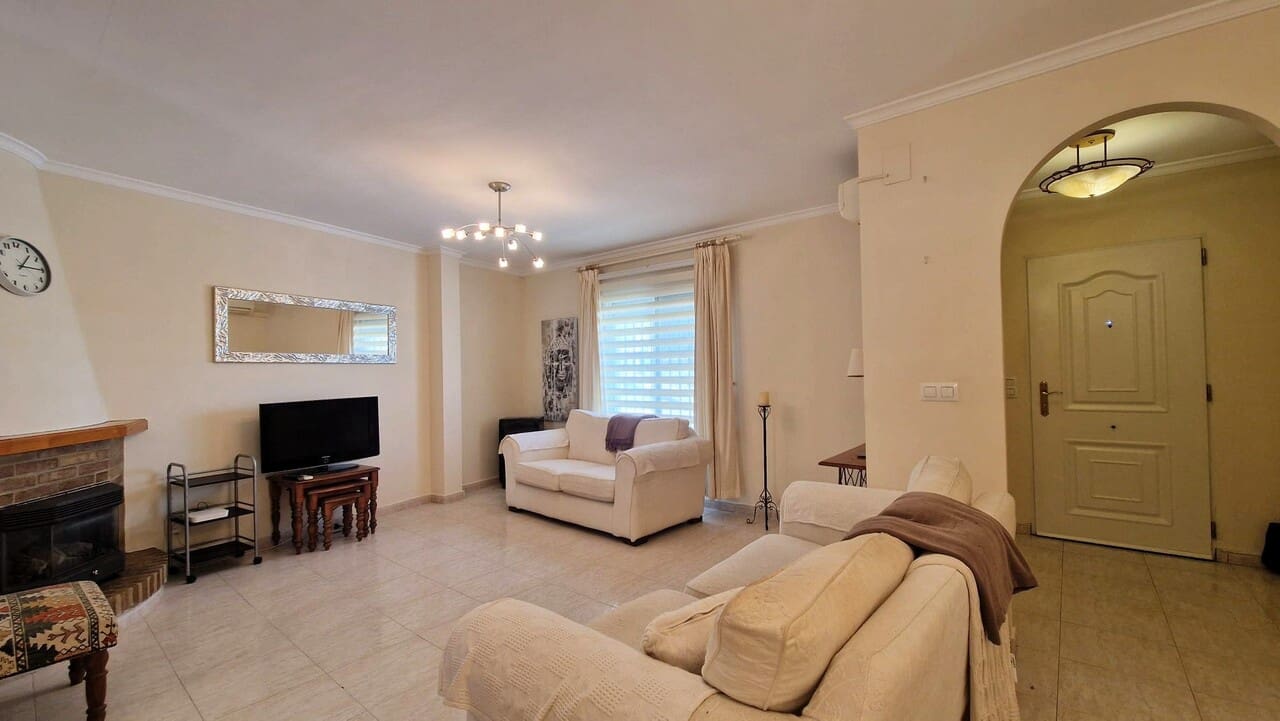 3 bedroom Townhouse for sale in Orba with garage - € 285,000 (Ref: 9861011)