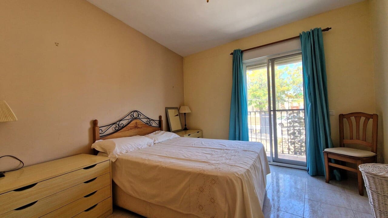3 bedroom Townhouse for sale in Orba with garage - € 285,000 (Ref: 9861011)