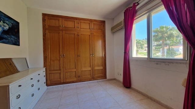 3 bedroom Townhouse for sale in Orba with garage - € 285,000 (Ref: 9861011)
