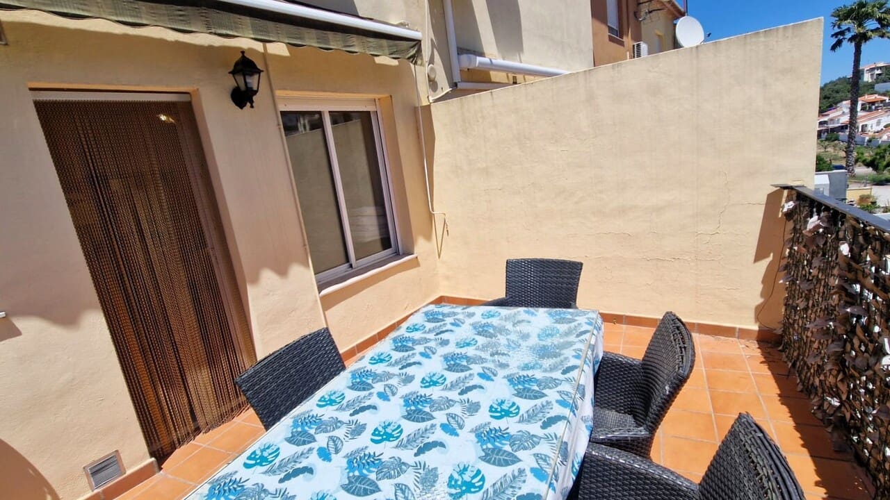 3 bedroom Townhouse for sale in Orba with garage - € 285,000 (Ref: 9861011)