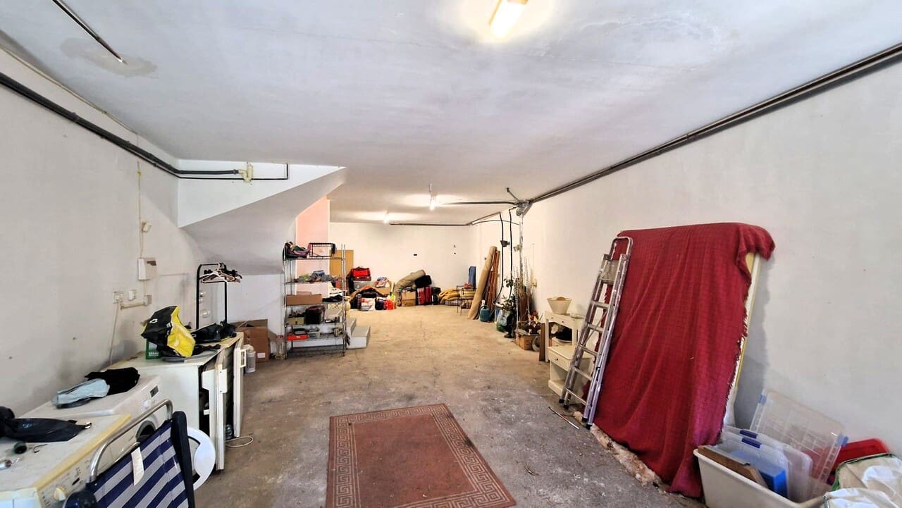3 bedroom Townhouse for sale in Orba with garage - € 285,000 (Ref: 9861011)