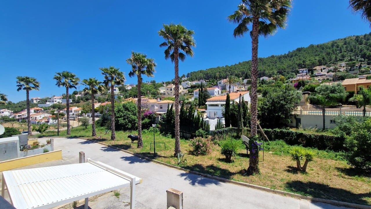 3 bedroom Townhouse for sale in Orba with garage - € 285,000 (Ref: 9861011)