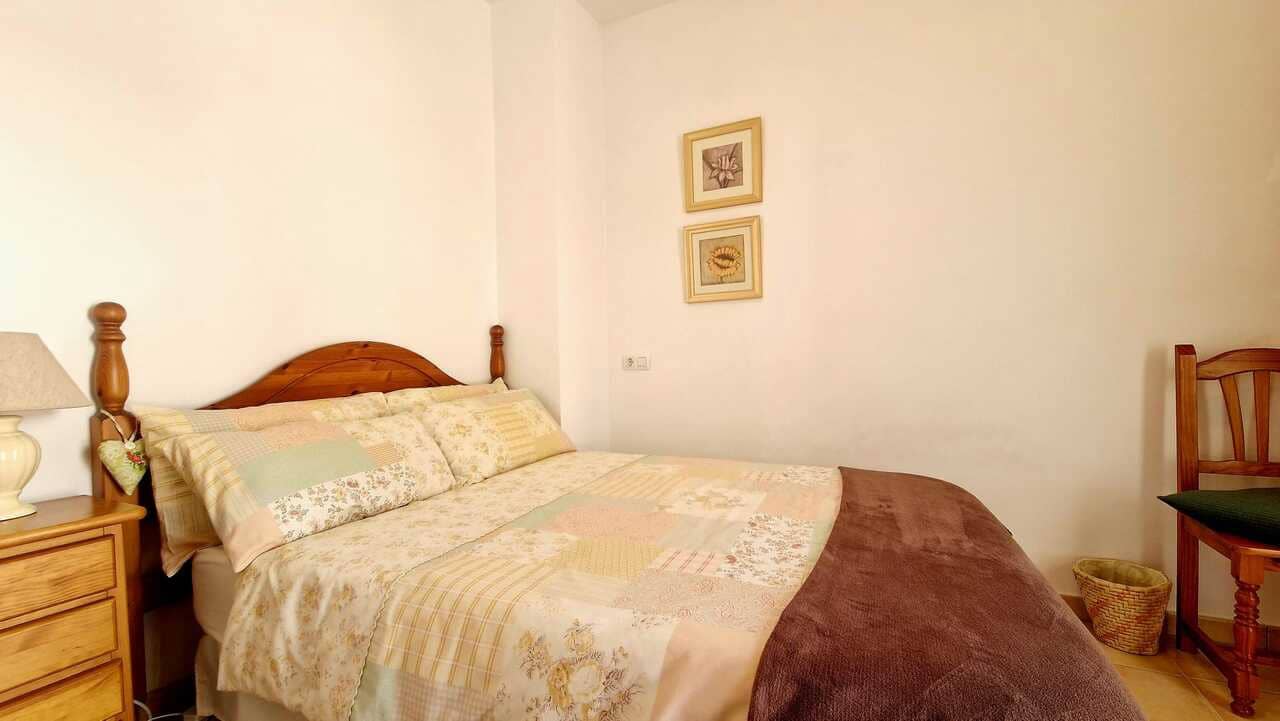 3 bedroom Villa for sale in Jalon / Xalo with pool - € 279,000 (Ref: 9863562)