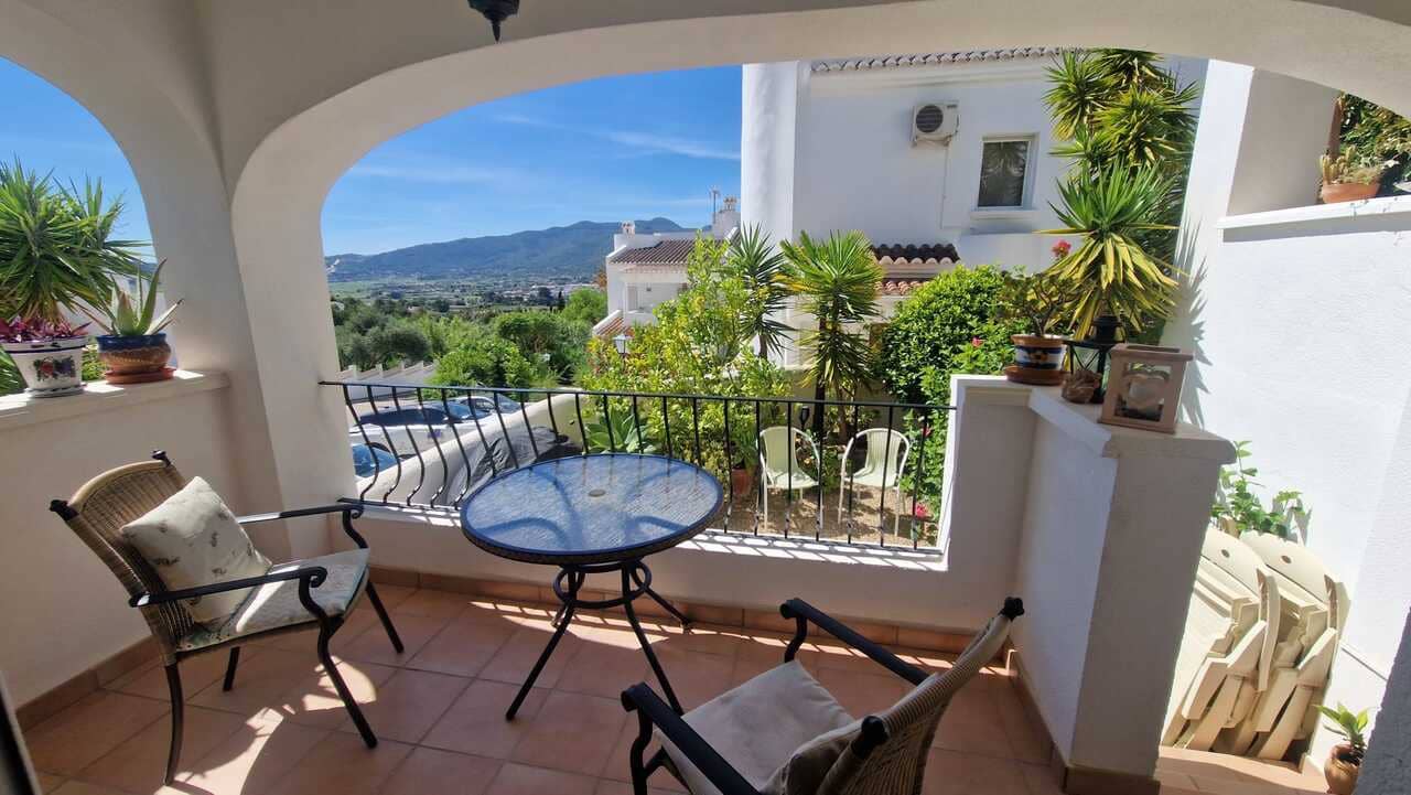 3 bedroom Villa for sale in Jalon / Xalo with pool - € 279,000 (Ref: 9863562)