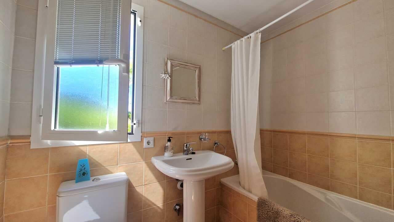 3 bedroom Villa for sale in Jalon / Xalo with pool - € 279,000 (Ref: 9863562)