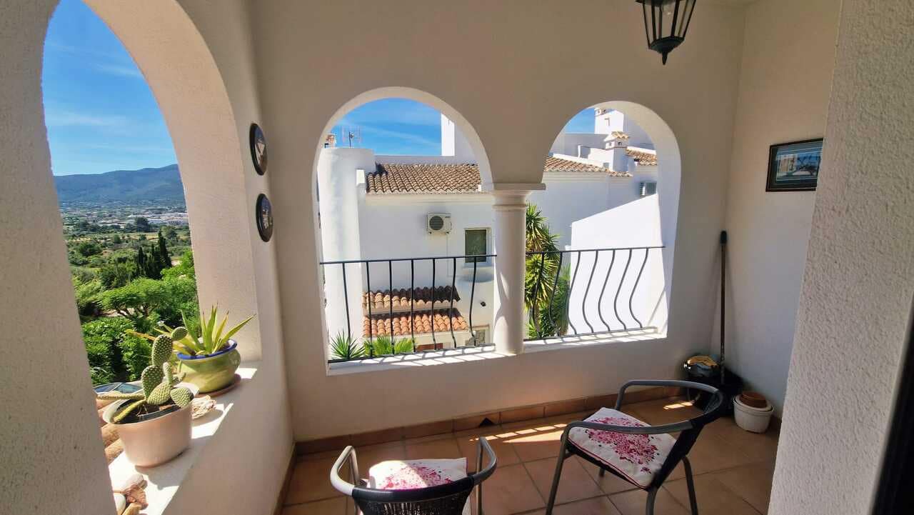 3 bedroom Villa for sale in Jalon / Xalo with pool - € 279,000 (Ref: 9863562)