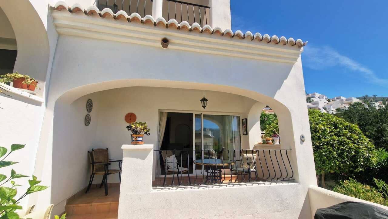 3 bedroom Villa for sale in Jalon / Xalo with pool - € 279,000 (Ref: 9863562)