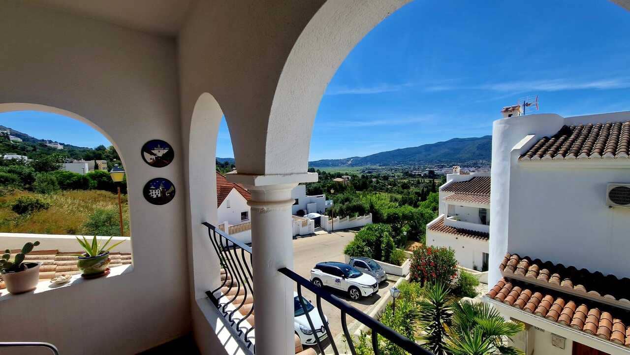 3 bedroom Villa for sale in Jalon / Xalo with pool - € 279,000 (Ref: 9863562)