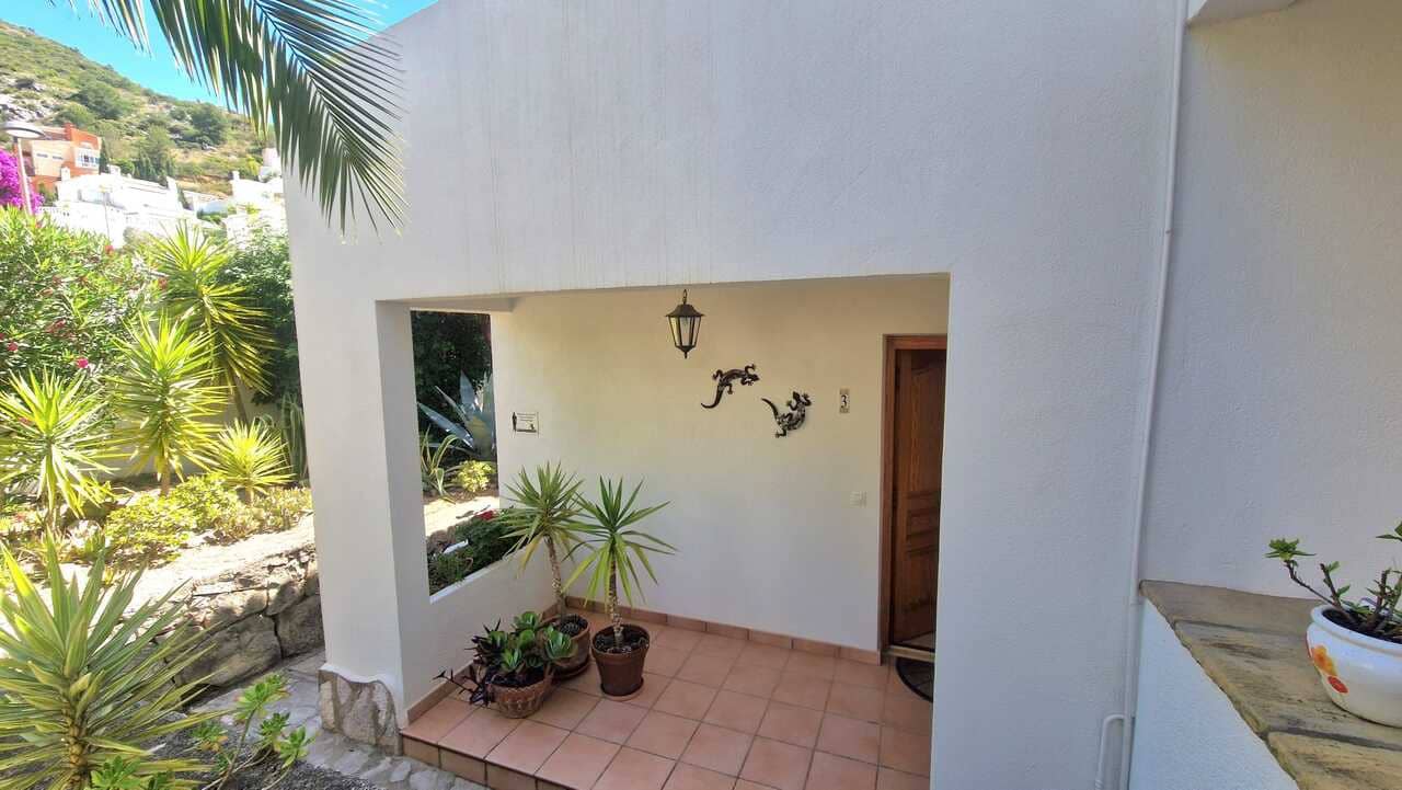 3 bedroom Villa for sale in Jalon / Xalo with pool - € 279,000 (Ref: 9863562)
