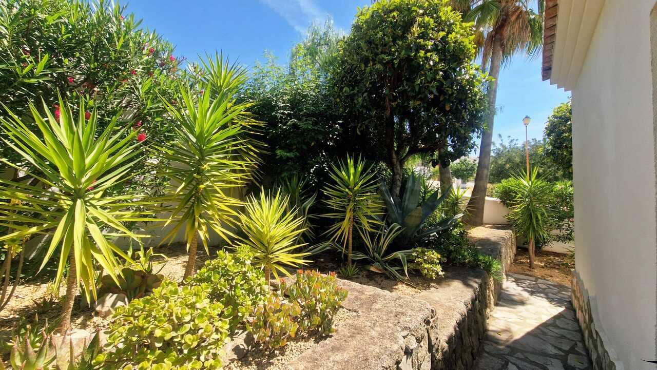 3 bedroom Villa for sale in Jalon / Xalo with pool - € 279,000 (Ref: 9863562)