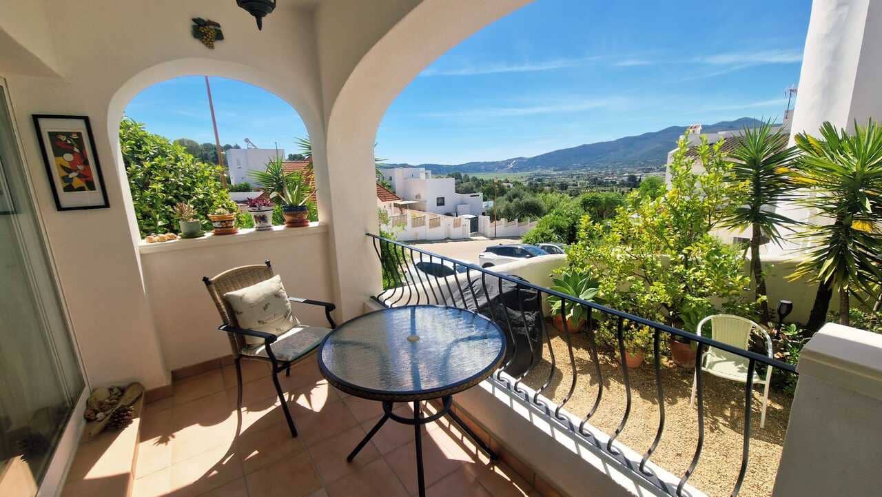 3 bedroom Villa for sale in Jalon / Xalo with pool - € 279,000 (Ref: 9863562)