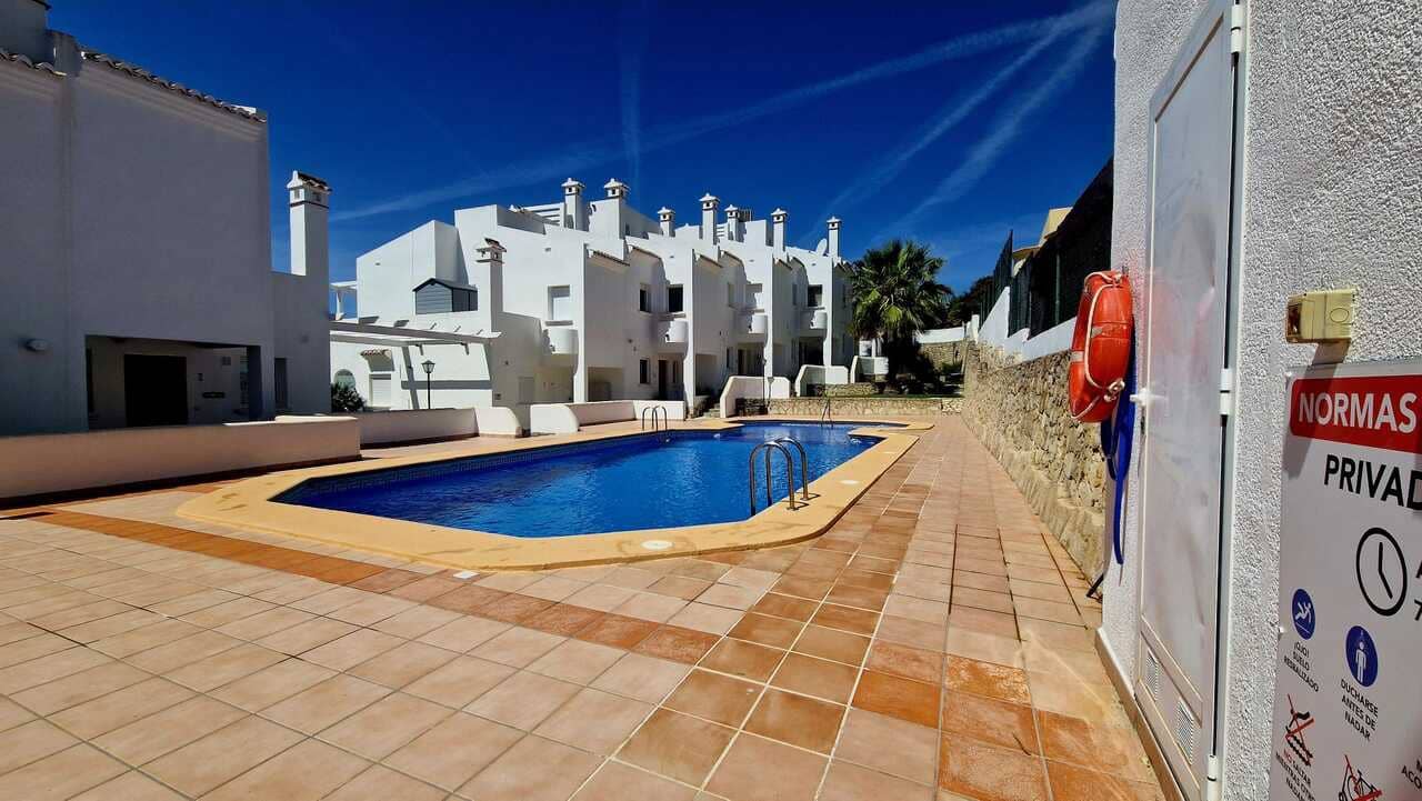 3 bedroom Villa for sale in Jalon / Xalo with pool - € 279,000 (Ref: 9863562)