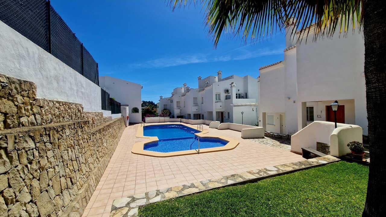 3 bedroom Villa for sale in Jalon / Xalo with pool - € 279,000 (Ref: 9863562)
