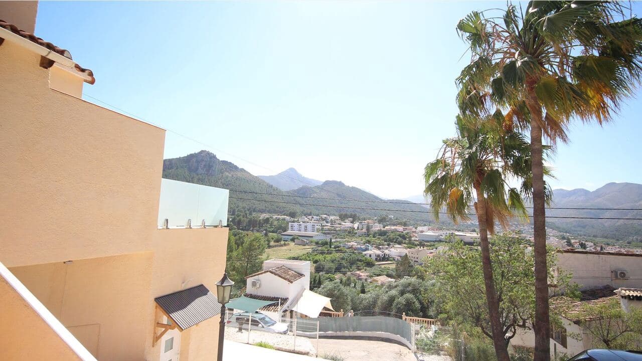 4 chambre Villa/Maison à vendre à Orba avec piscine - 475 000 € (Ref: 9889162)