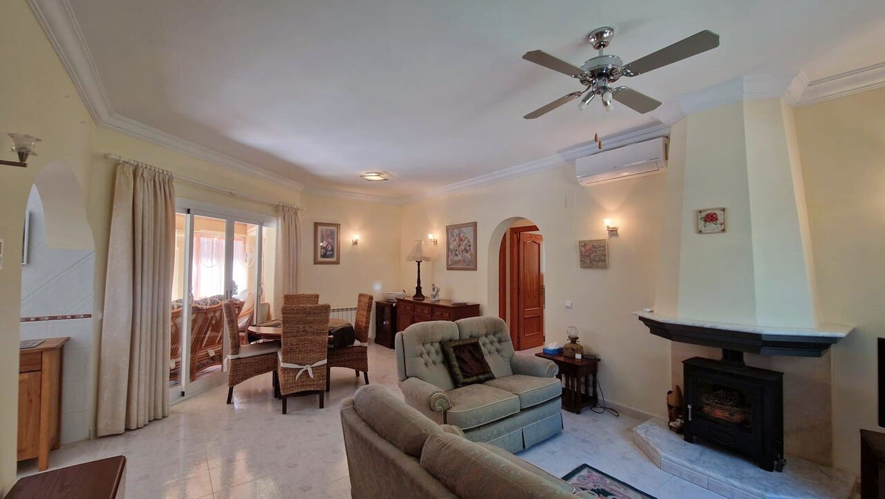 3 bedroom Villa for sale in Alcalali / Alcanali with pool - € 349,000 (Ref: 9898408)