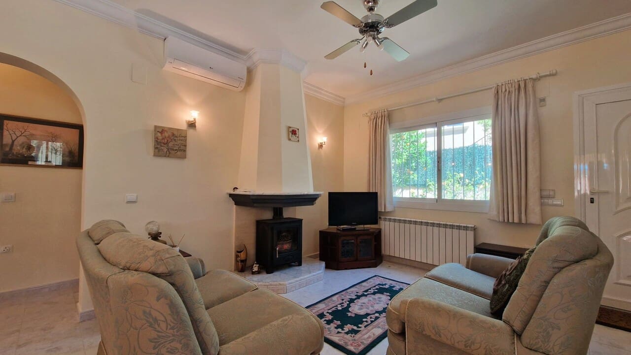 3 bedroom Villa for sale in Alcalali / Alcanali with pool - € 349,000 (Ref: 9898408)