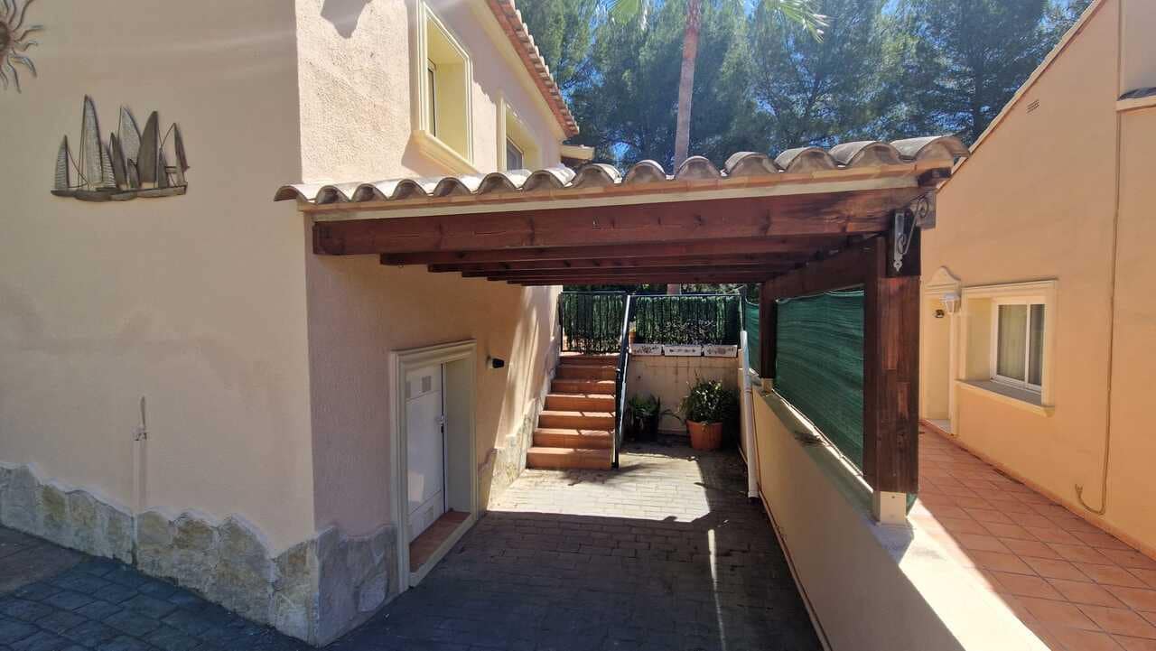 3 bedroom Villa for sale in Alcalali / Alcanali with pool - € 349,000 (Ref: 9898408)