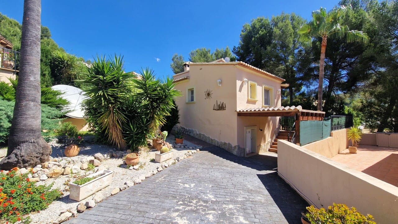 3 bedroom Villa for sale in Alcalali / Alcanali with pool - € 349,000 (Ref: 9898408)
