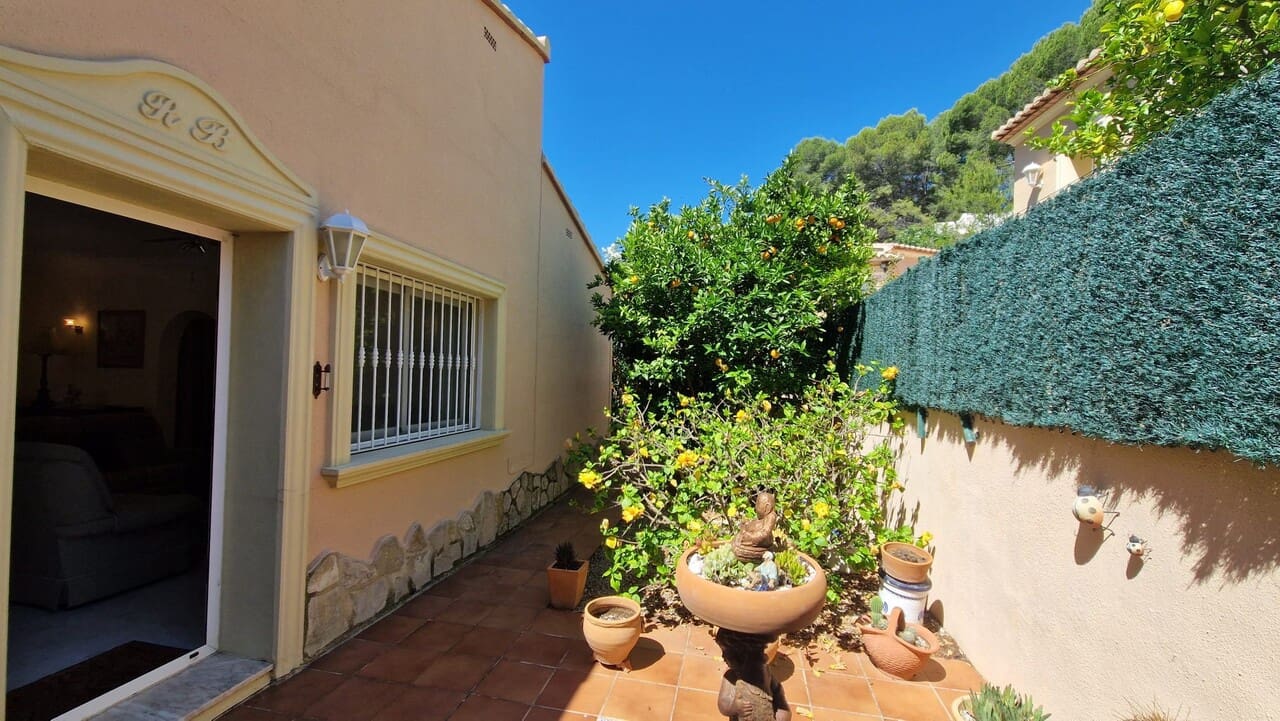 3 bedroom Villa for sale in Alcalali / Alcanali with pool - € 349,000 (Ref: 9898408)