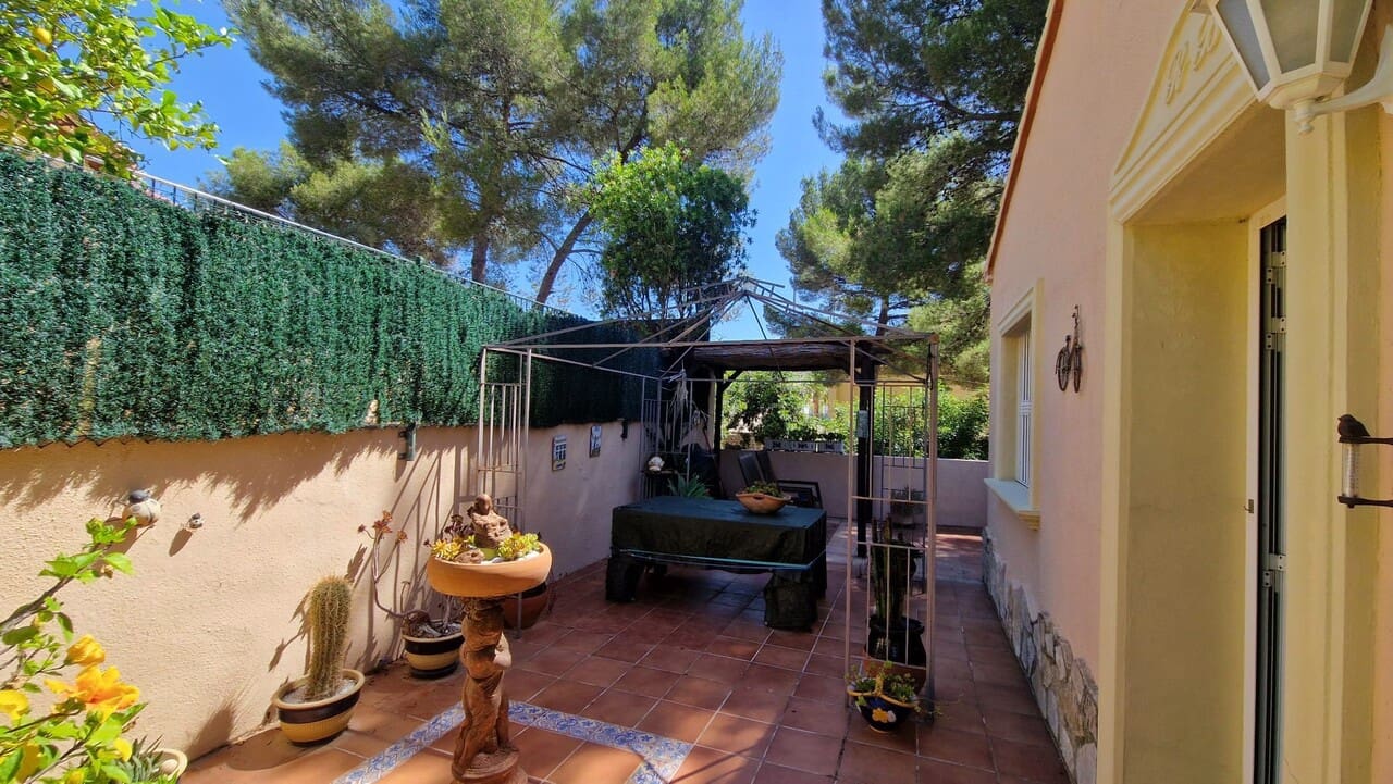 3 bedroom Villa for sale in Alcalali / Alcanali with pool - € 349,000 (Ref: 9898408)