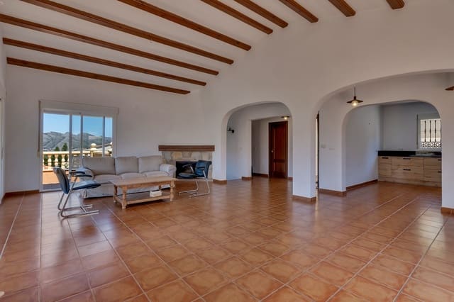 5 soveværelse Villa til salg i Orba med swimmingpool garage - € 645.000 (Ref: 9909071)