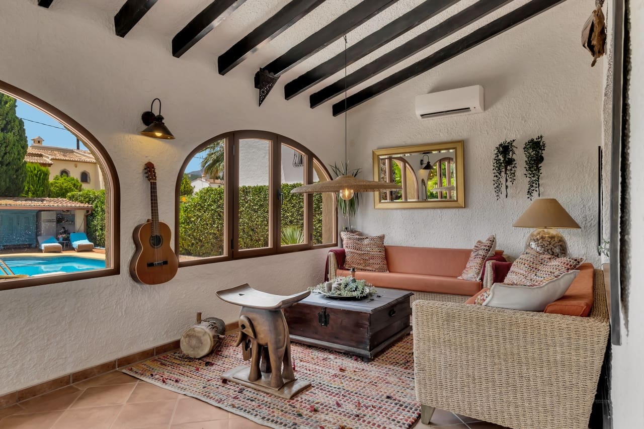 2 bedroom Villa for sale in Jalon / Xalo with pool garage - € 675,000 (Ref: 9921099)