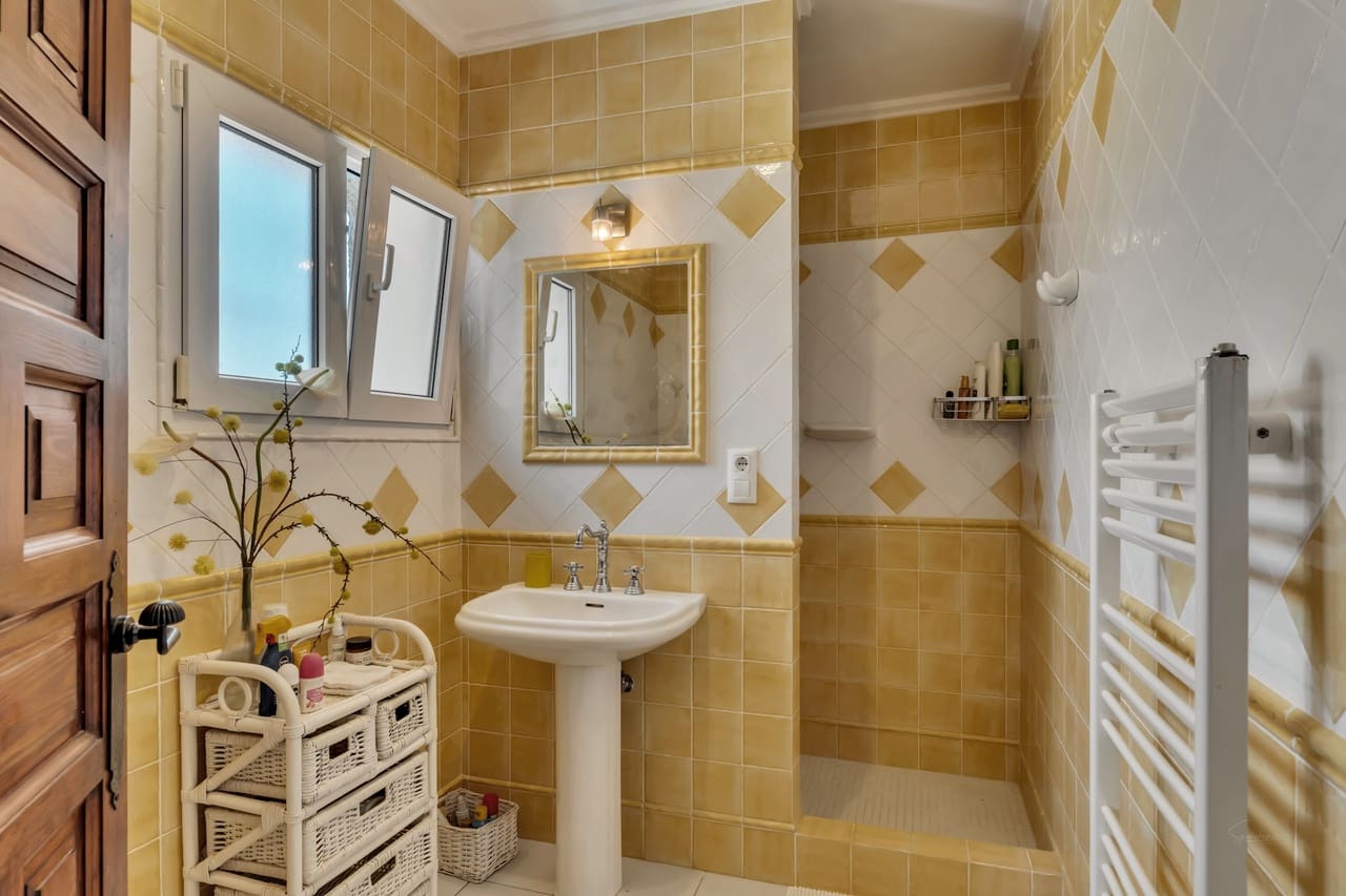 2 bedroom Villa for sale in Jalon / Xalo with pool garage - € 675,000 (Ref: 9921099)