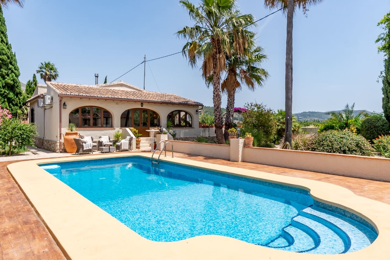 2 bedroom Villa for sale in Jalon / Xalo with pool garage - € 675,000 (Ref: 9921099)