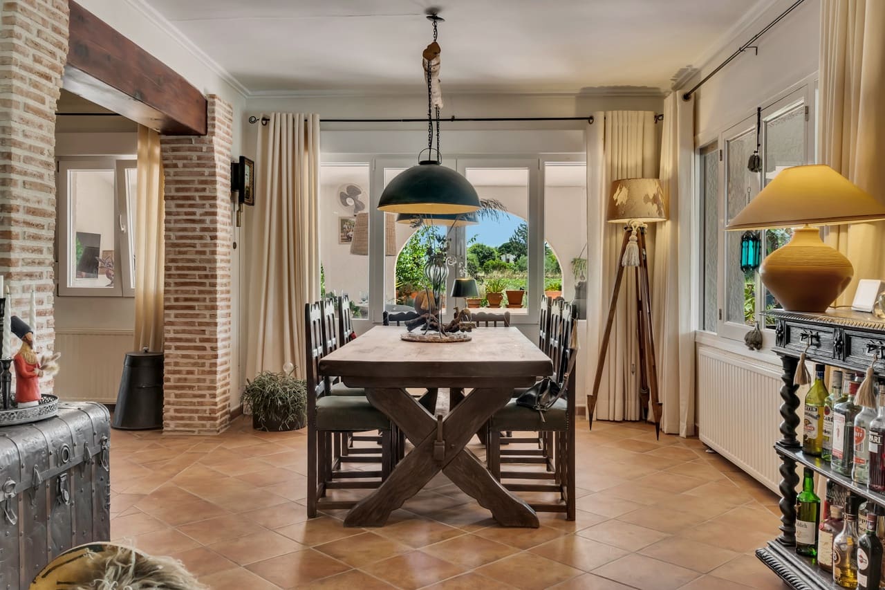 2 bedroom Villa for sale in Jalon / Xalo with pool garage - € 675,000 (Ref: 9921099)