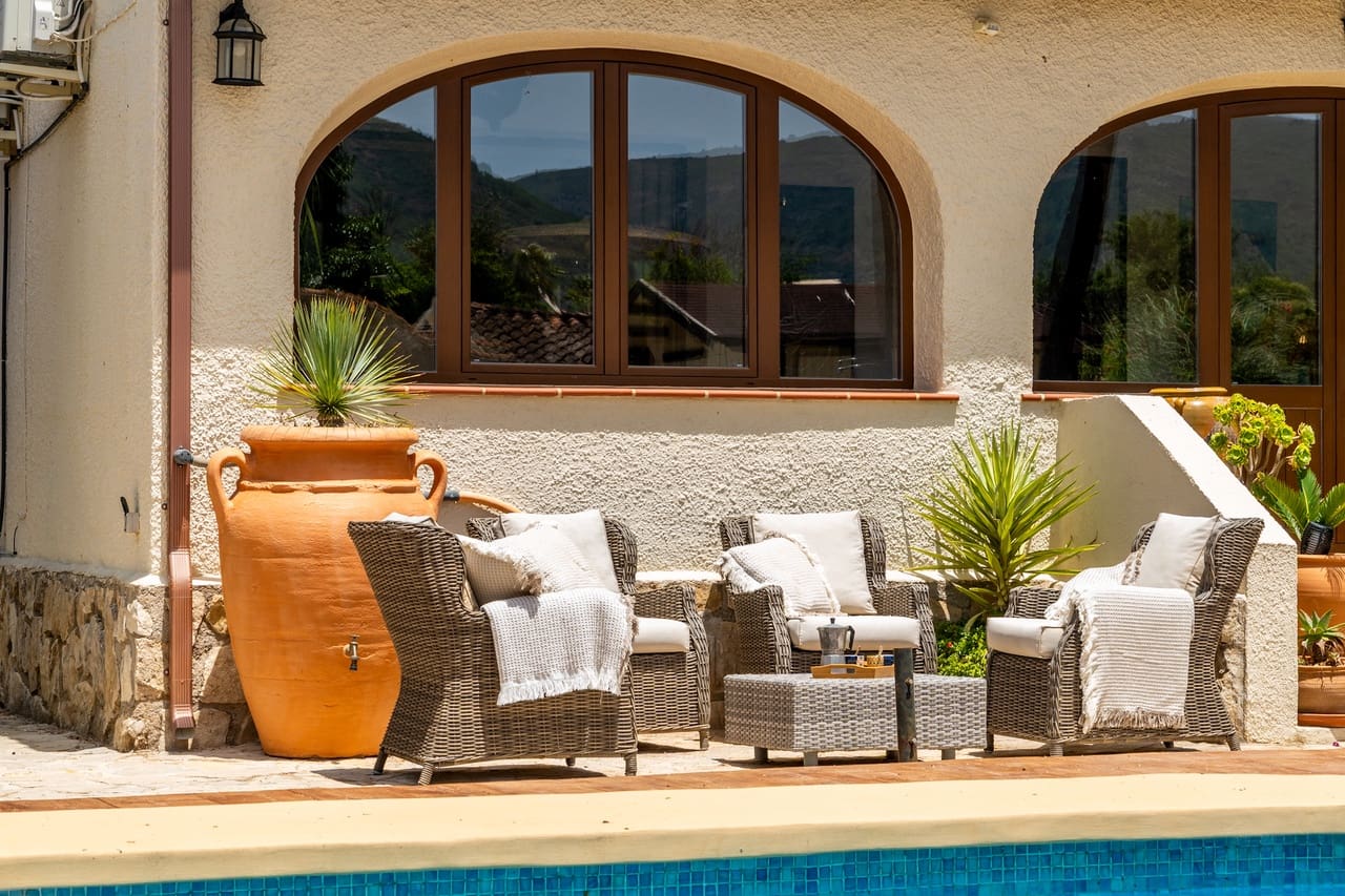 2 bedroom Villa for sale in Jalon / Xalo with pool garage - € 675,000 (Ref: 9921099)