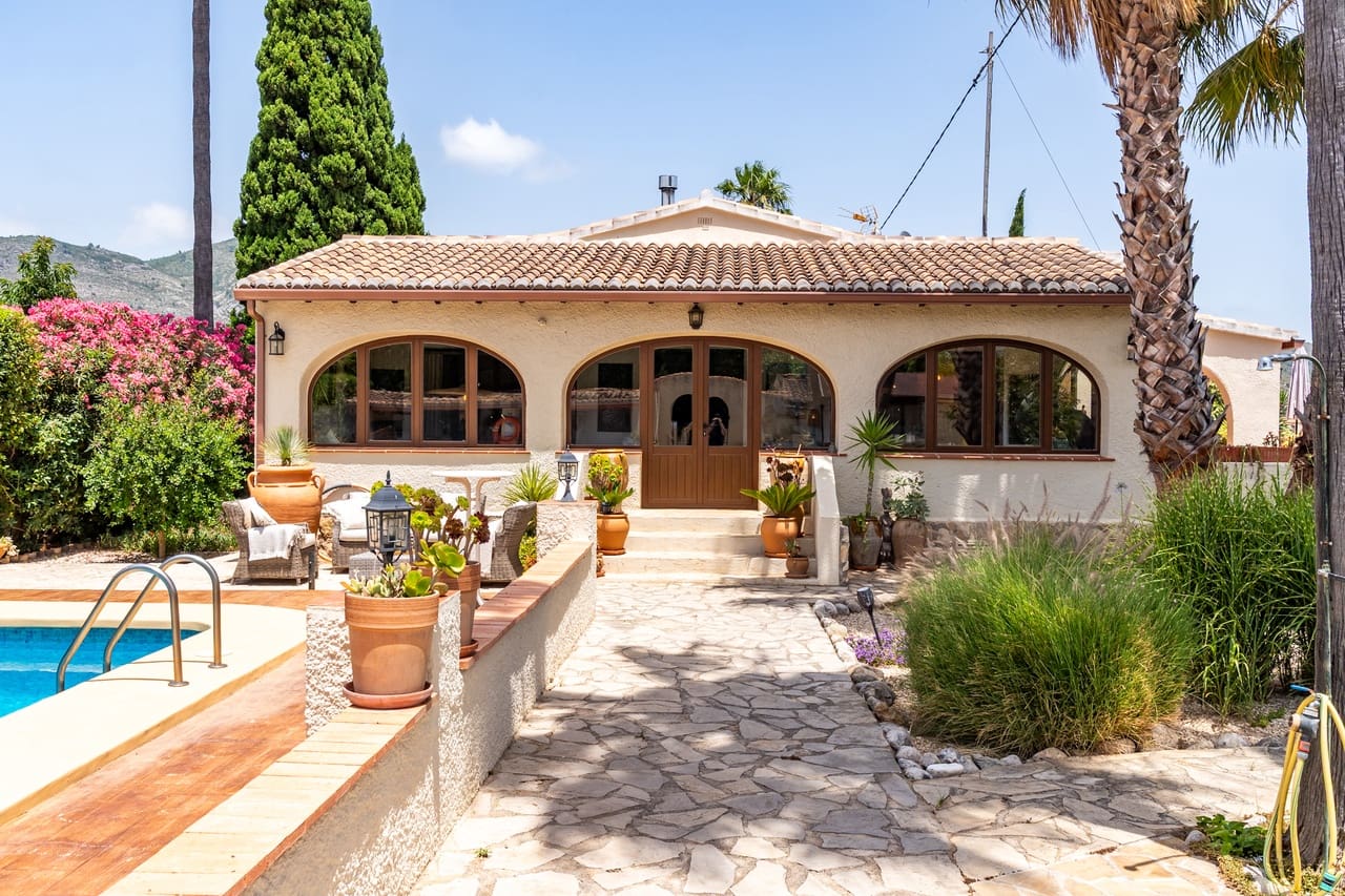 2 bedroom Villa for sale in Jalon / Xalo with pool garage - € 675,000 (Ref: 9921099)