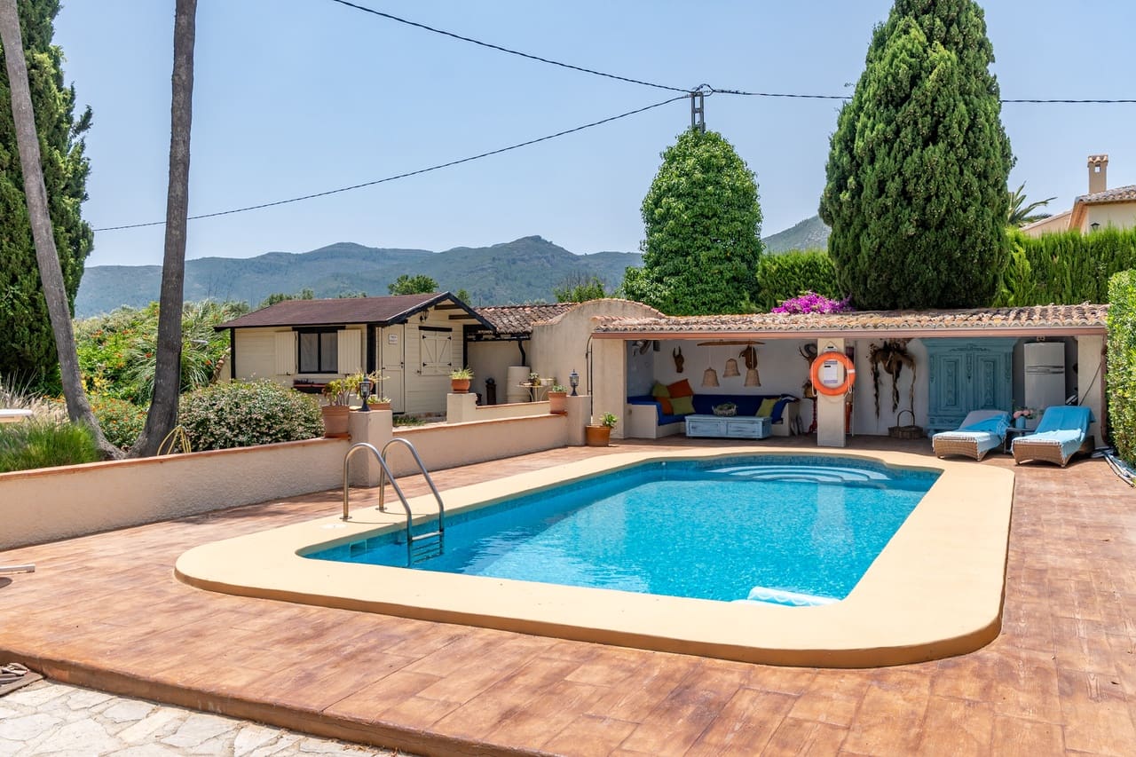 2 bedroom Villa for sale in Jalon / Xalo with pool garage - € 675,000 (Ref: 9921099)