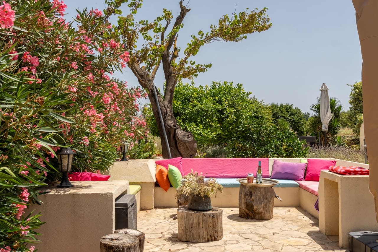 2 bedroom Villa for sale in Jalon / Xalo with pool garage - € 675,000 (Ref: 9921099)
