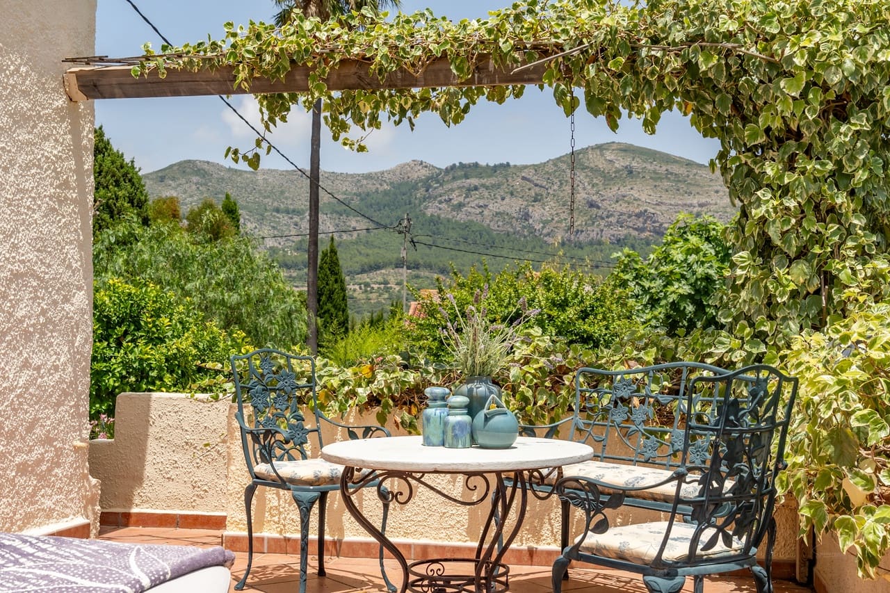 2 bedroom Villa for sale in Jalon / Xalo with pool garage - € 675,000 (Ref: 9921099)