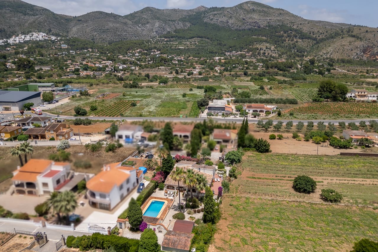 2 bedroom Villa for sale in Jalon / Xalo with pool garage - € 675,000 (Ref: 9921099)