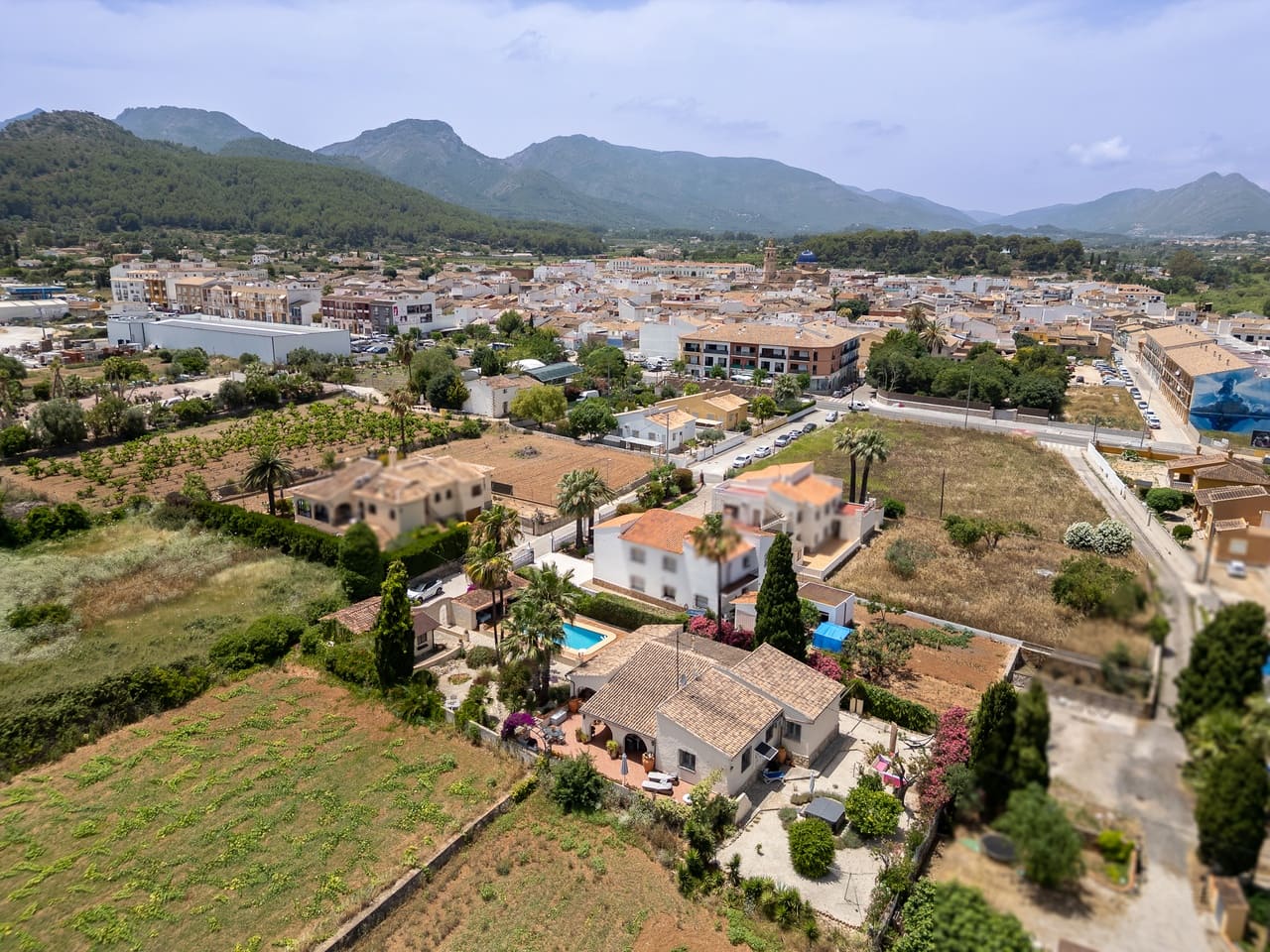 2 bedroom Villa for sale in Jalon / Xalo with pool garage - € 675,000 (Ref: 9921099)