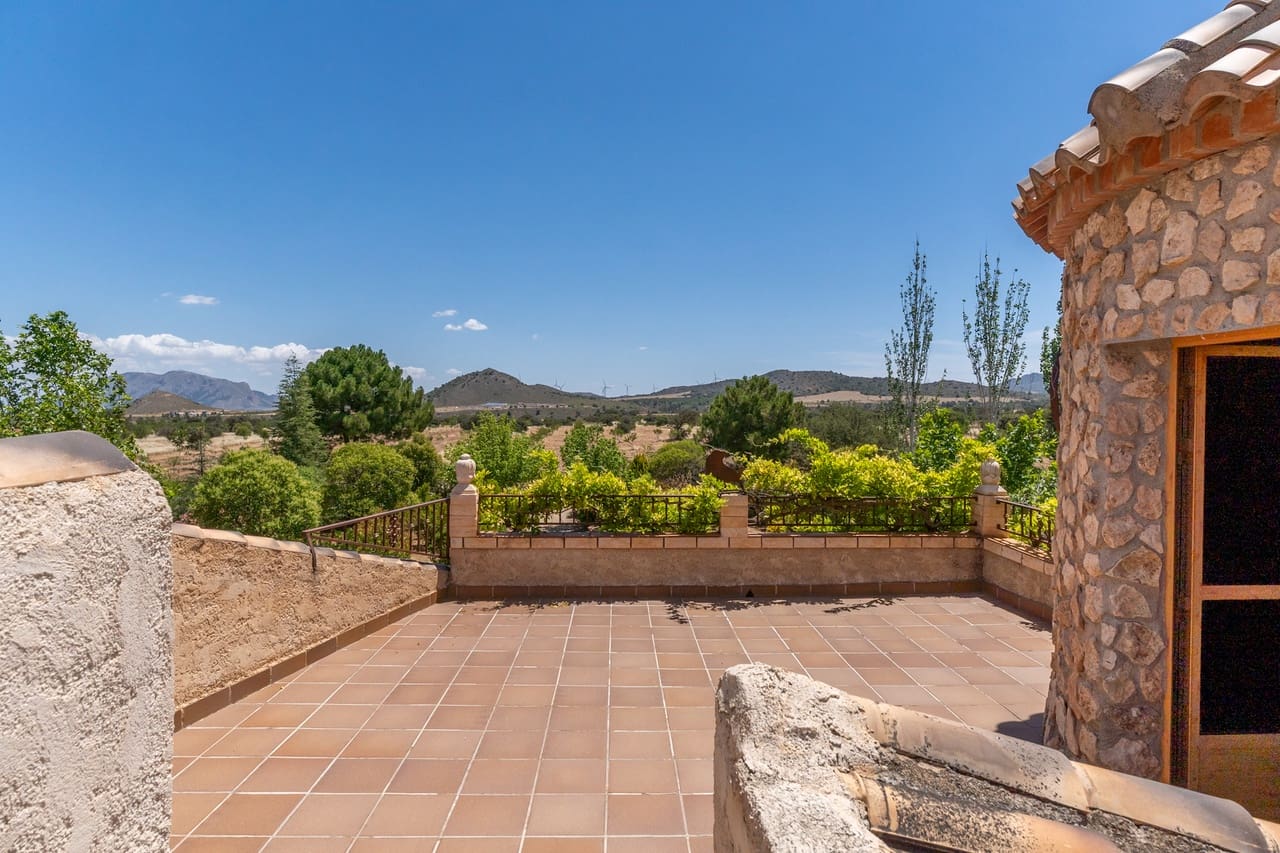 4 bedroom Finca/Country House for sale in Freila with pool garage - € 1,340,000 (Ref: 9922610)