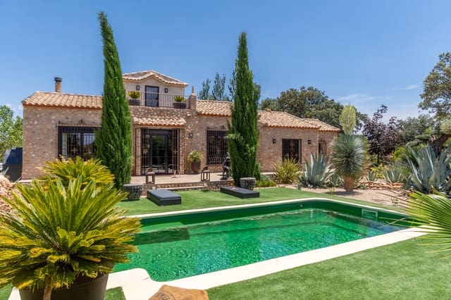 4 bedroom Finca/Country House for sale in Freila with pool garage - € 1,340,000 (Ref: 9922610)