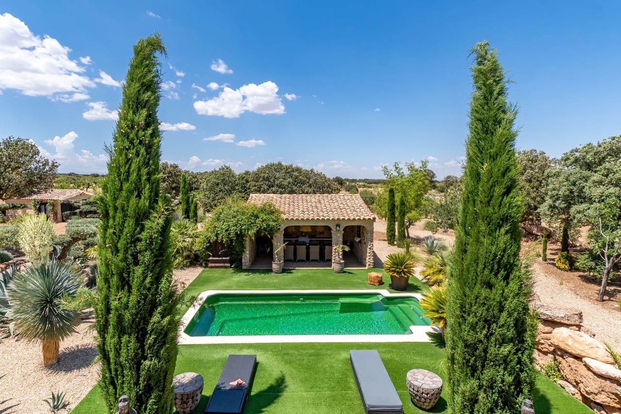 4 bedroom Finca/Country House for sale in Freila with pool garage - € 1,340,000 (Ref: 9922610)