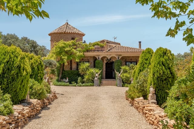 4 bedroom Finca/Country House for sale in Freila with pool garage - € 1,340,000 (Ref: 9922610)