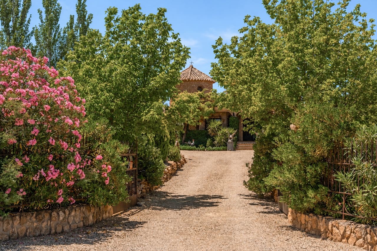 4 bedroom Finca/Country House for sale in Freila with pool garage - € 1,340,000 (Ref: 9922610)